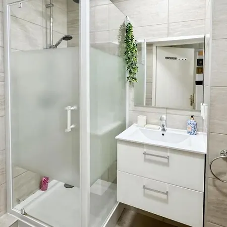 Lejlighed T2 Lumineux Avec Terrasse & Piscine - Proche Golfe-Juan