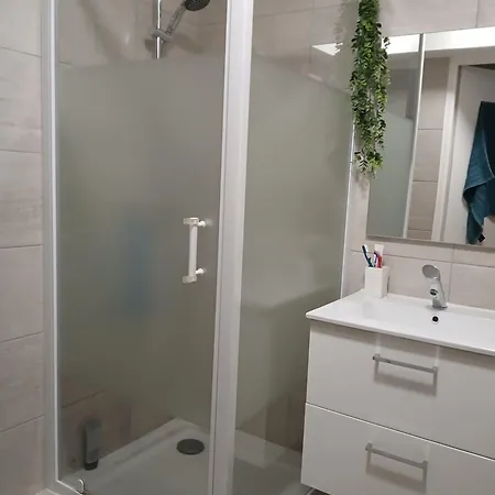 T2 Lumineux Avec Terrasse & Piscine - Proche Lejlighed *